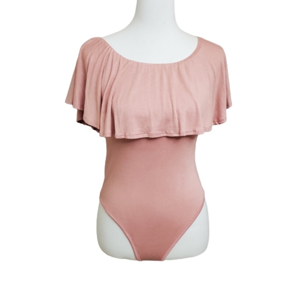 💥3/$25💥 Hummingbird Peachy Pink Body Suit NWT